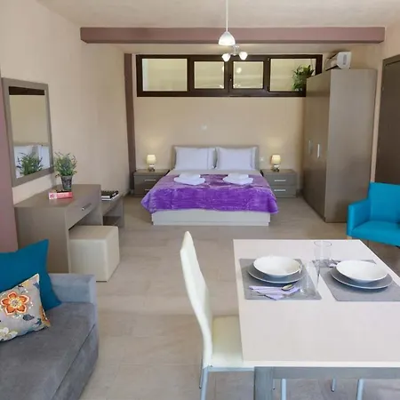 Апарт-отель Nico E Marie Seaside, Nilie Hospitality Mgmt