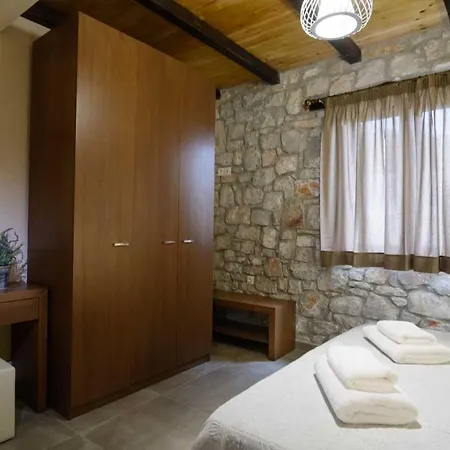 Nico E Marie Seaside, Nilie Hospitality Mgmt 3* Торони
