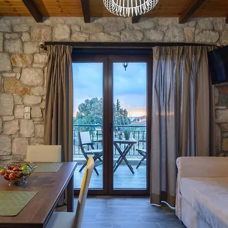 Nico E Marie Seaside, Nilie Hospitality Mgmt Апарт-отель 3*