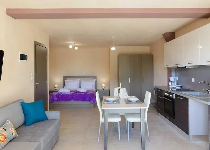 Nico E Marie Seaside, Nilie Hospitality Mgmt 3* Торони