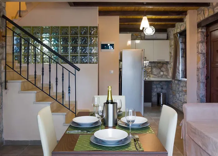 Апарт-отель Nico E Marie Seaside, Nilie Hospitality Mgmt