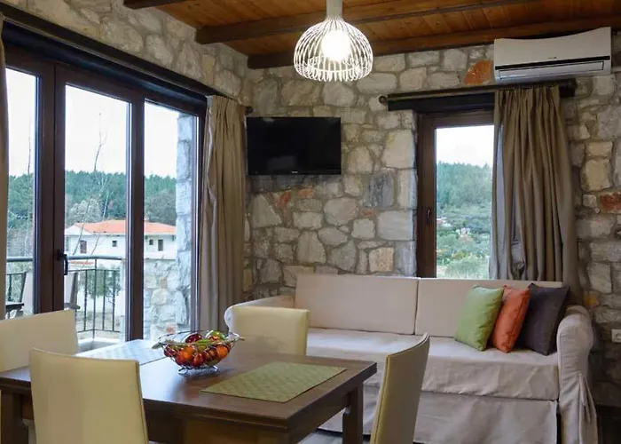 Nico E Marie Seaside, Nilie Hospitality Mgmt Апарт-отель Торони
