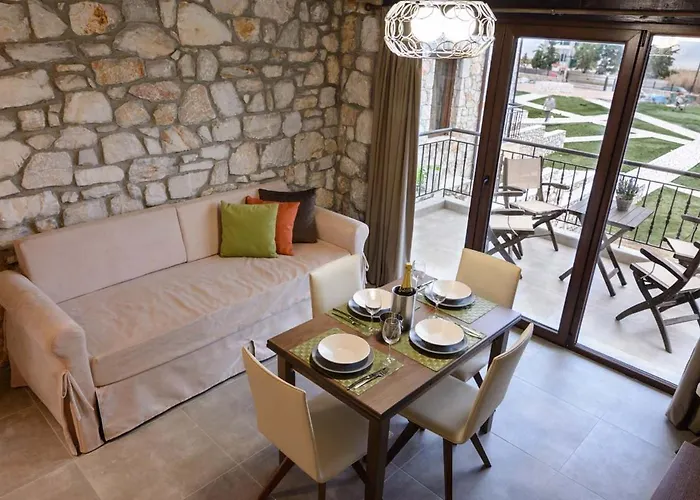 Апарт-отель Nico E Marie Seaside, Nilie Hospitality Mgmt