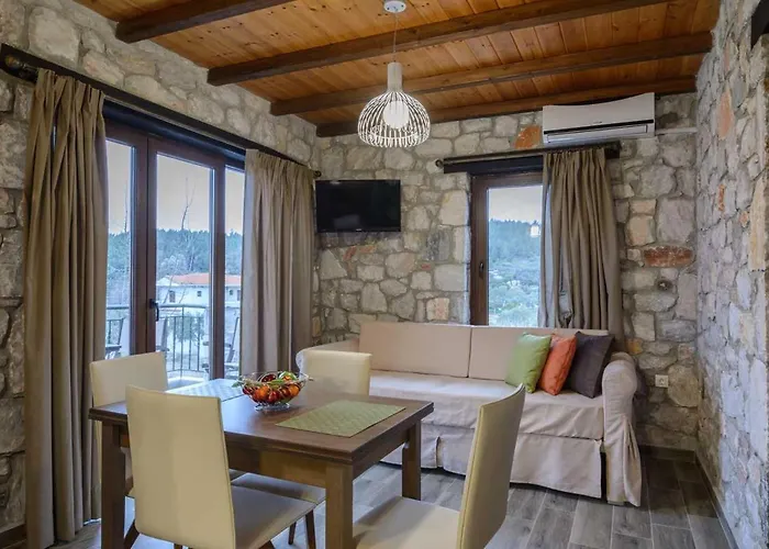 Nico E Marie Seaside, Nilie Hospitality Mgmt Aparthotel 3*